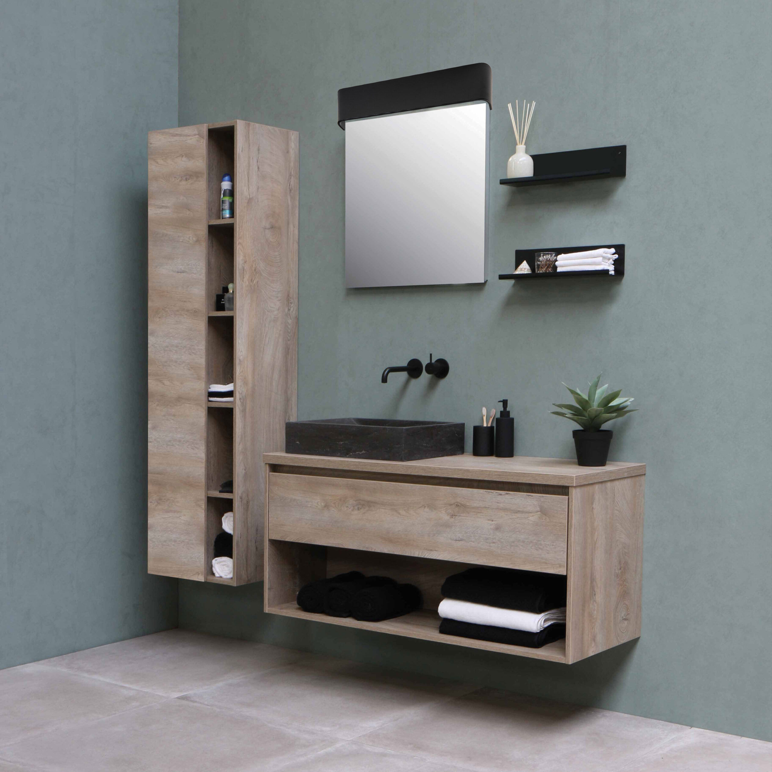 Sophia_black_BG-copy